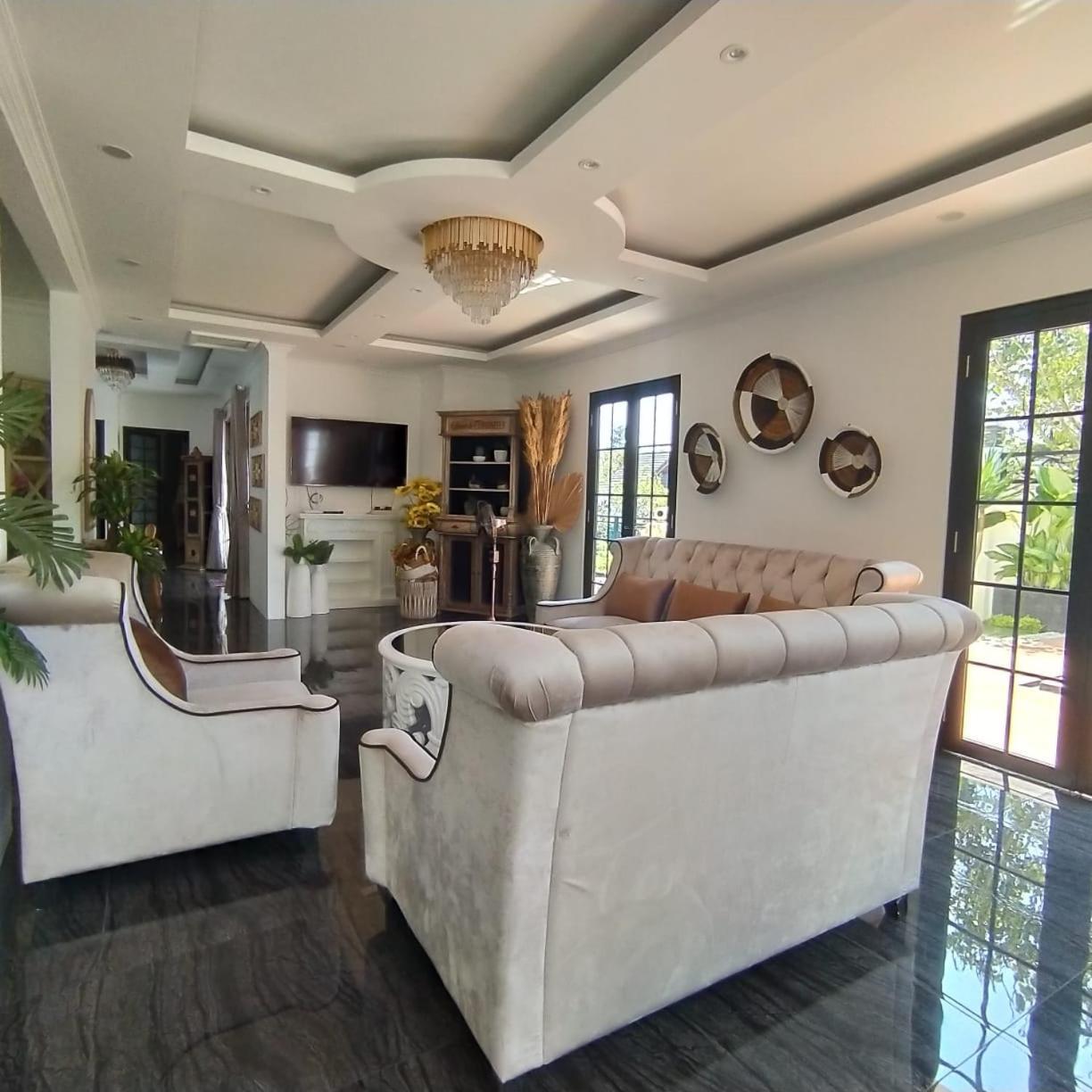 Cinengangirang Villa Kota Bunga Malini 7 מראה חיצוני תמונה