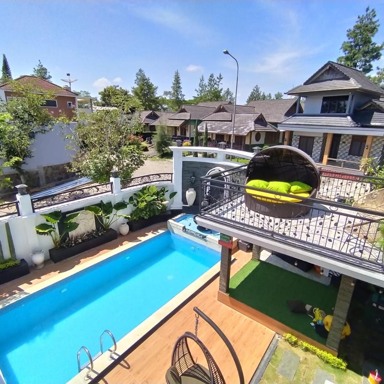 Cinengangirang Villa Kota Bunga Malini 7 מראה חיצוני תמונה